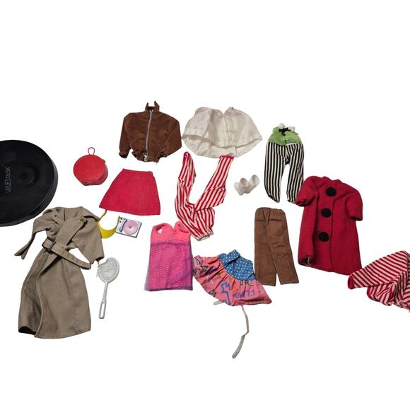 Vintage 1968 The World of Barbie Double Doll Case With Dolls And Accessories - Picture 3 of 13